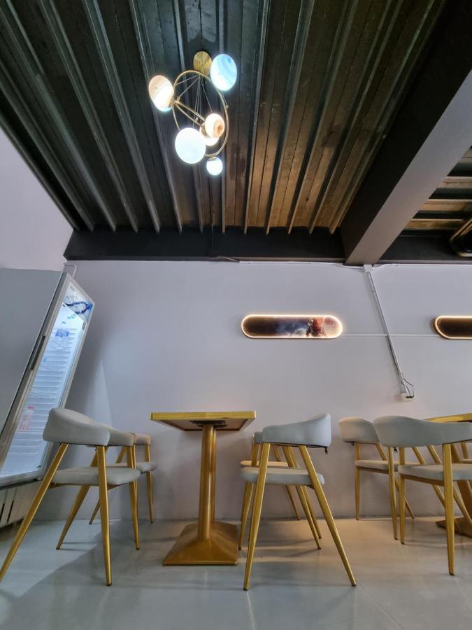 Met A Space Pod @Phrom Phong Bangkok Exterior foto