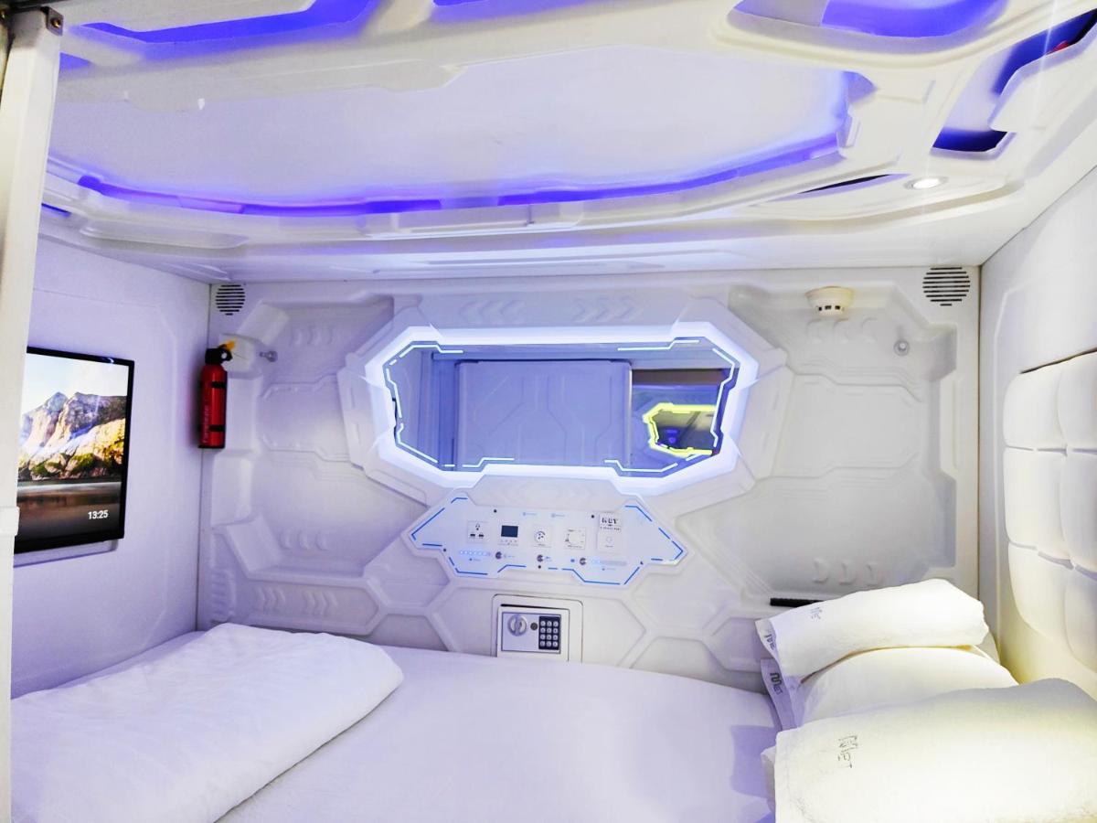 Met A Space Pod @Phrom Phong Bangkok Exterior foto